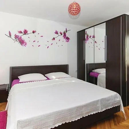 Skyscraper Maro * Fiume